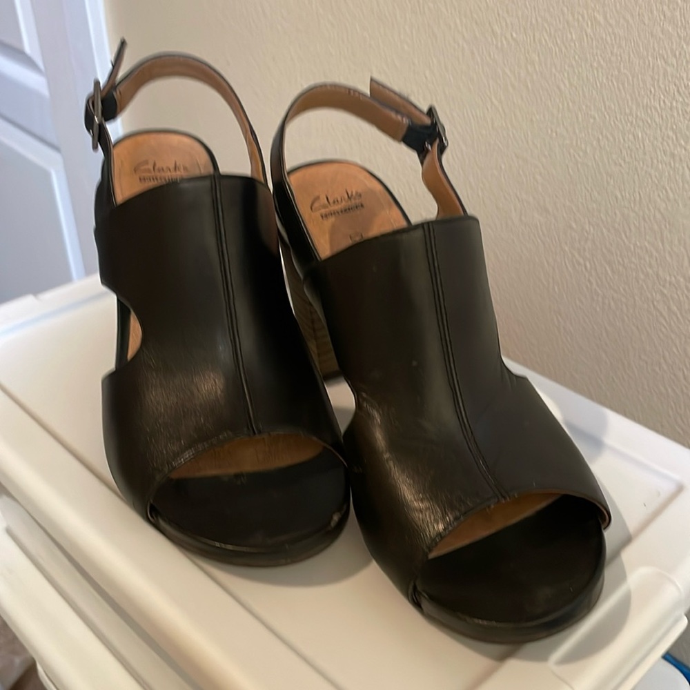 6.5 Clarks Collection Cushion Soft Black Open Toe Heels